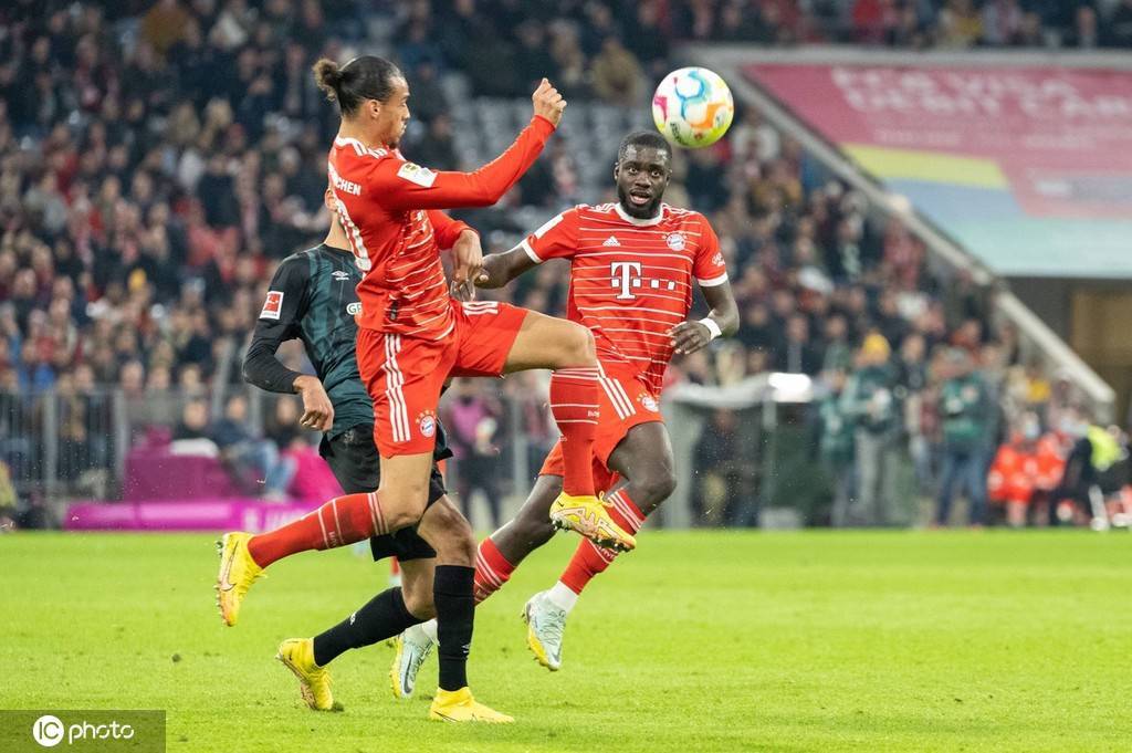 关于拜仁慕尼黑遭遇连败，联赛排名大幅下滑的信息