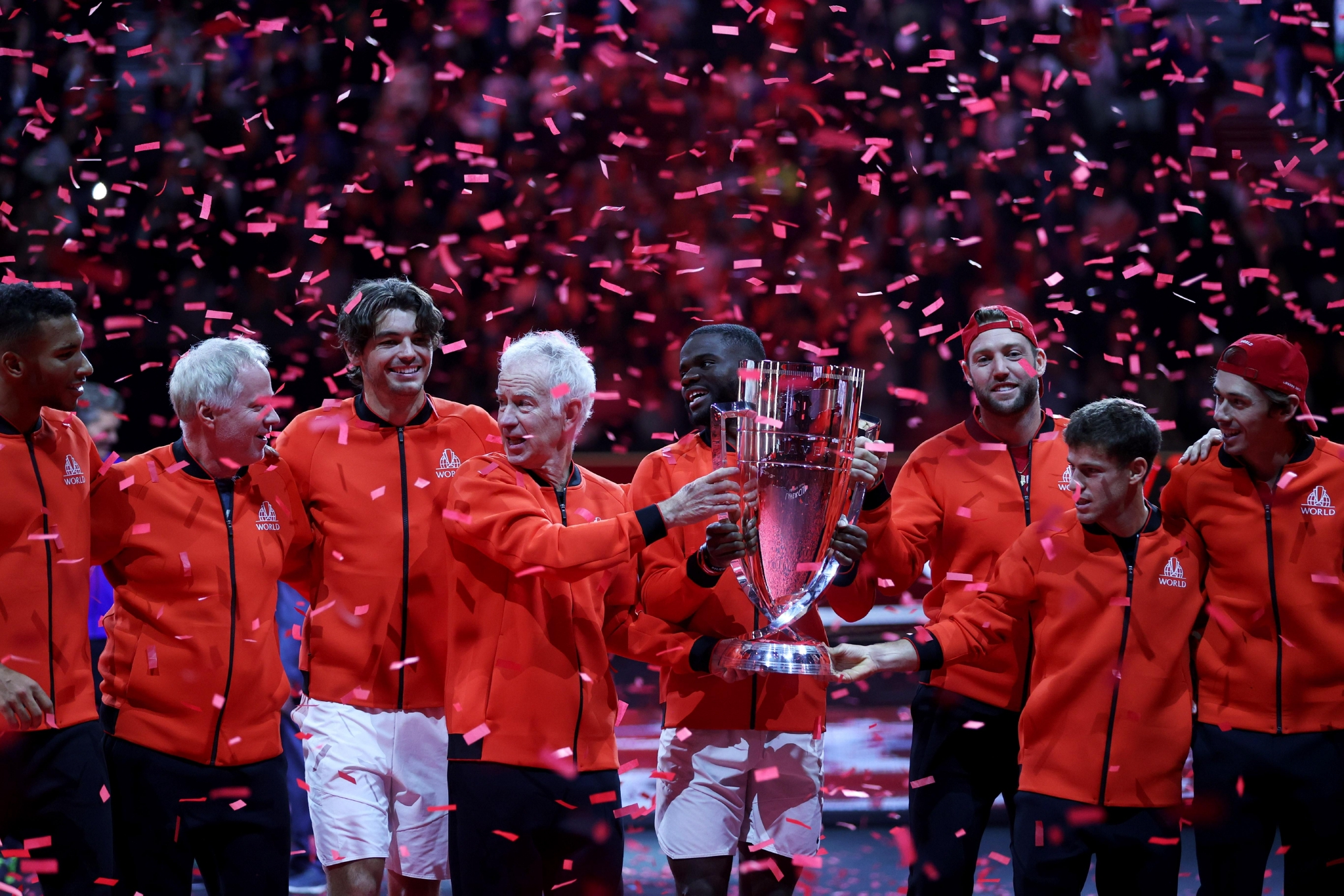 包含ATP总决赛险胜拉沃尔杯，穆雷惊艳四座的词条