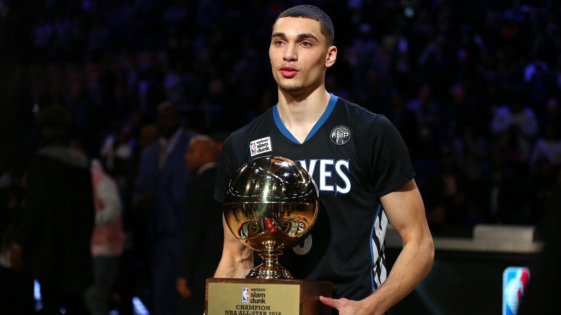 开云在线直播-西决生死战焦点战，开拓者全面压制步行者，攻防一体锁定总决赛门票